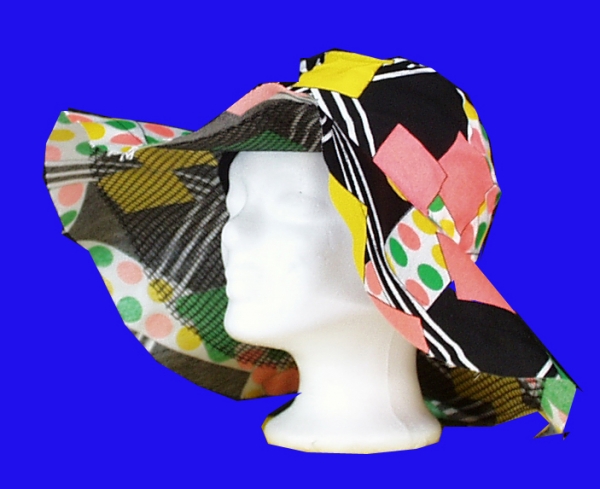 Künstlerhut, Pastelldruck auf schwarzem Grund